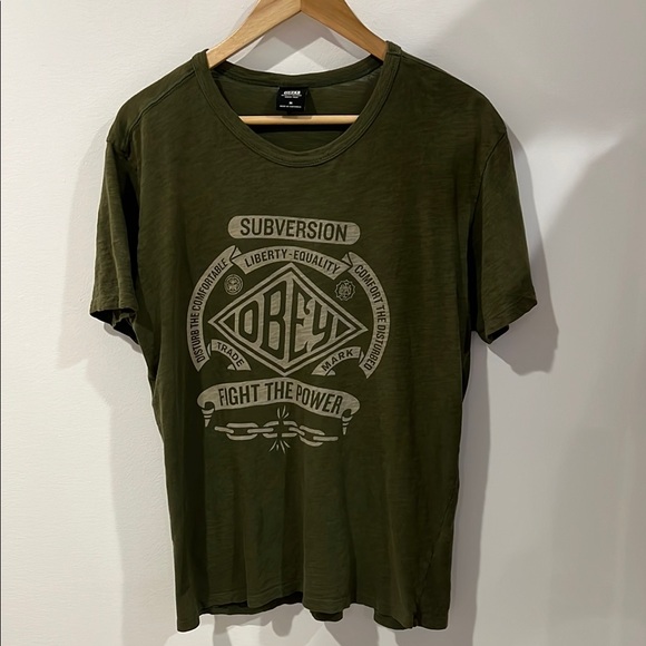 OBEY men’s green short sleeve T-shirt size medium